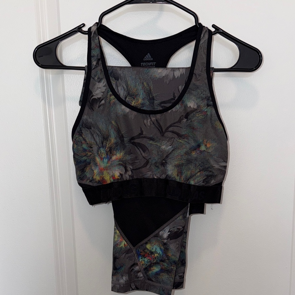 Adidas Women's Dynamic Black and Multicolor Sports Bra and capri workout legging